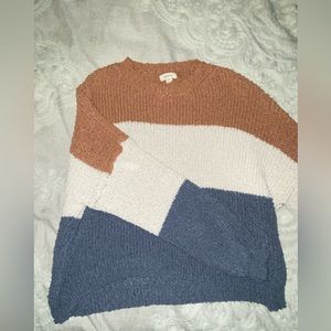 Women’s Soft sweater in size medium